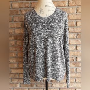 Splendid Long Sleeve Cozy Sweater Size Medium.